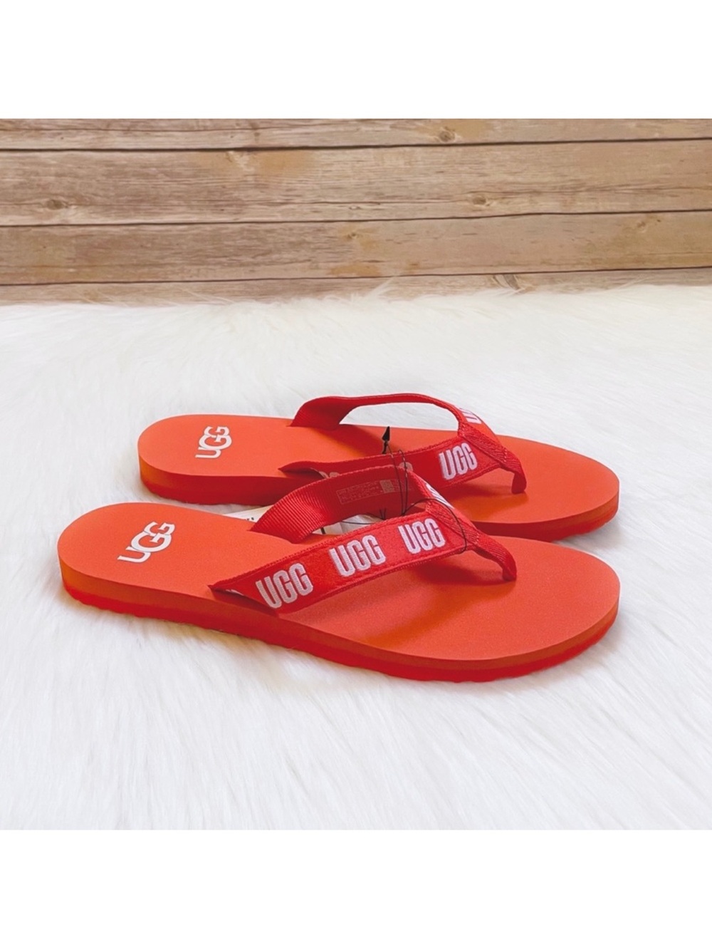 UGG Graphic Logo Flip Flops NWT size 9
